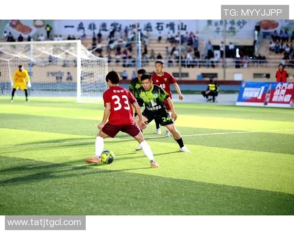 儿童足球明星崛起新篇章 少年球员闪耀绿茵场展现无限潜力 儿童足球明星崛起新篇章 少年球员闪耀绿茵场展现无限潜力