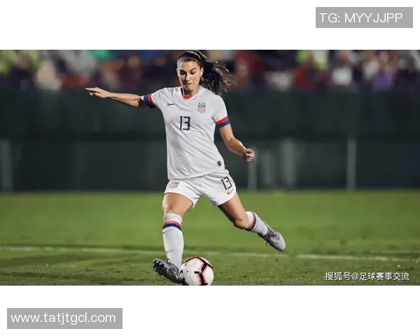 澳大利亚女足球星精彩射门瞬间定格展现超凡技艺与无畏精神