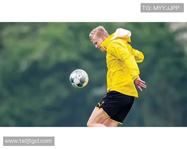 足球颠球之王挑战极限技巧的绝妙表现与运动员风采解析